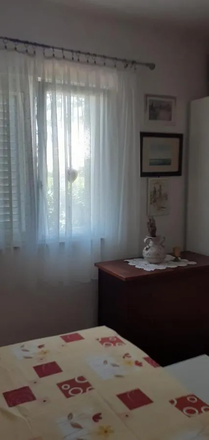 Apartmani Mary Povljana 0*,