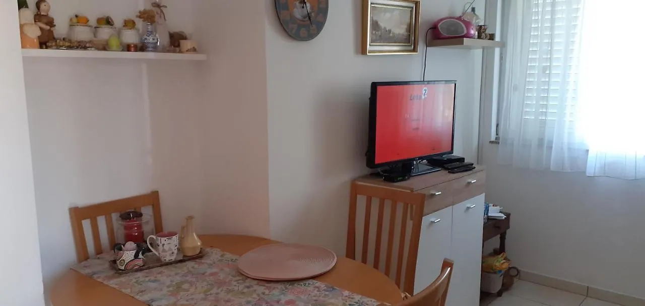 Apartmani Mary Povljana 0*,  Croatia