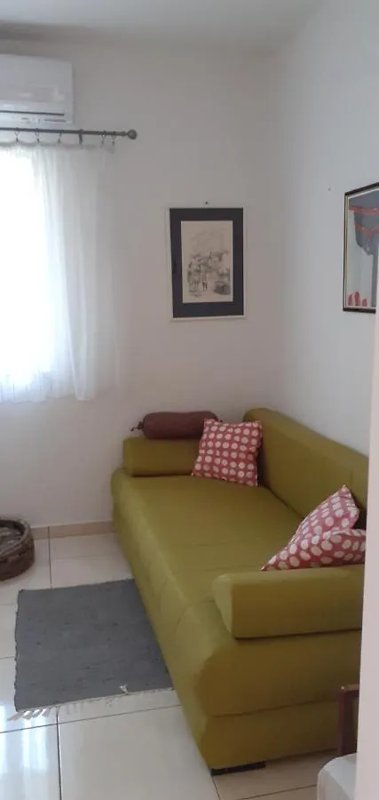 Apartmani Mary Povljana 0*,  Croatia