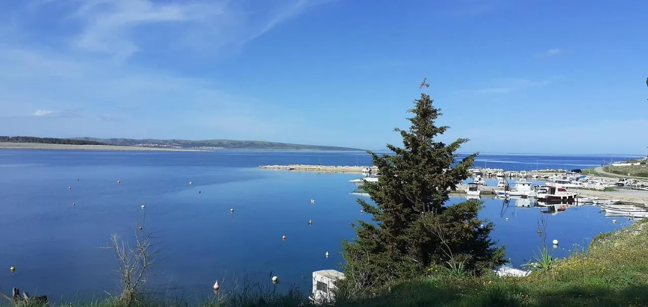 Apartmani Mary Povljana